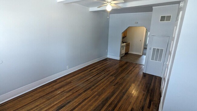 Foto del edificio - 400 E 9th St