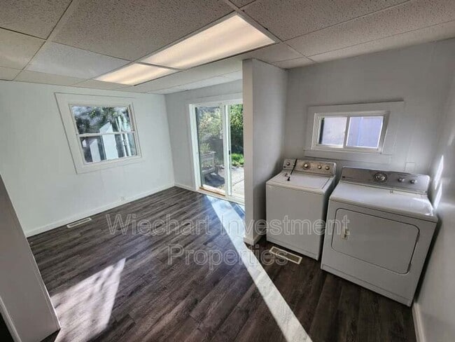 Building Photo - 1163 Brice Ave