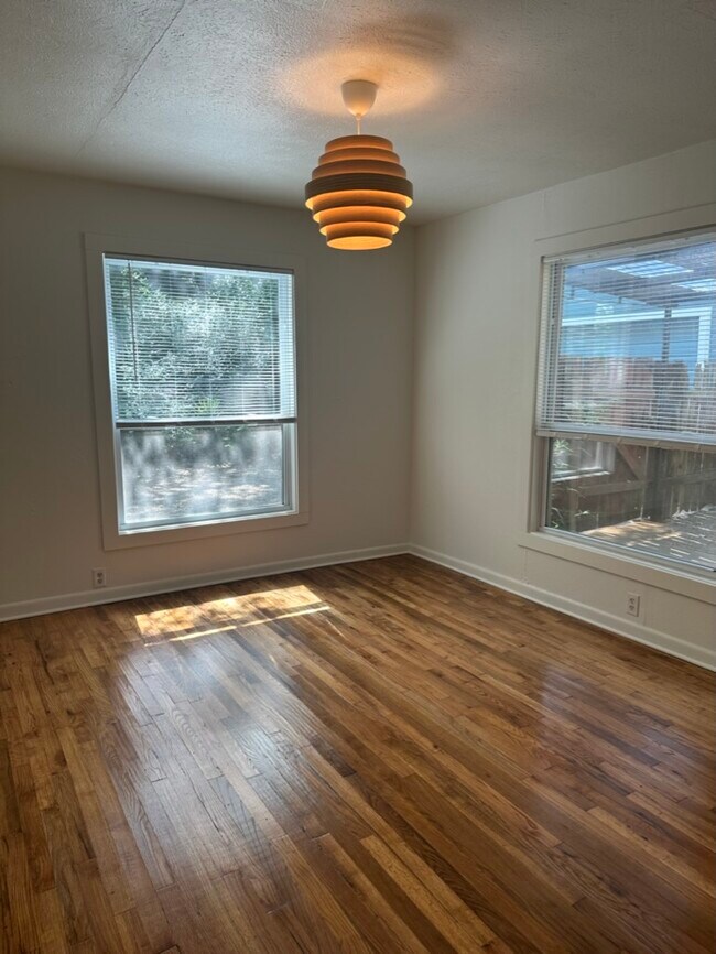 Foto del edificio - 1213 Lindsey Street