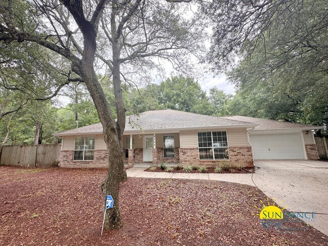 Foto del edificio - Gorgeous 3-Bedroom Home in Tranquil Navarre Neighborhood!
