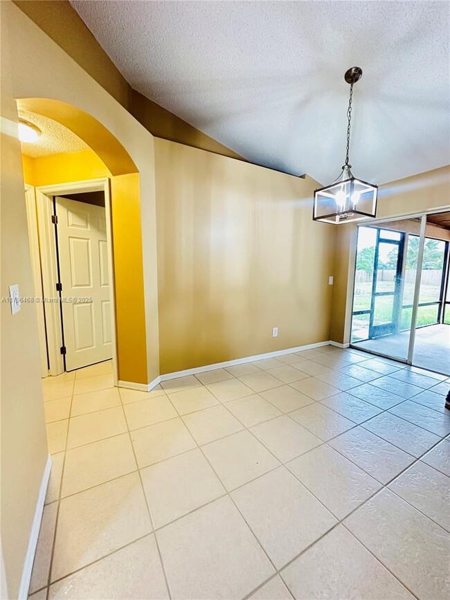 Foto del edificio - 2853 SW East Louise Cir
