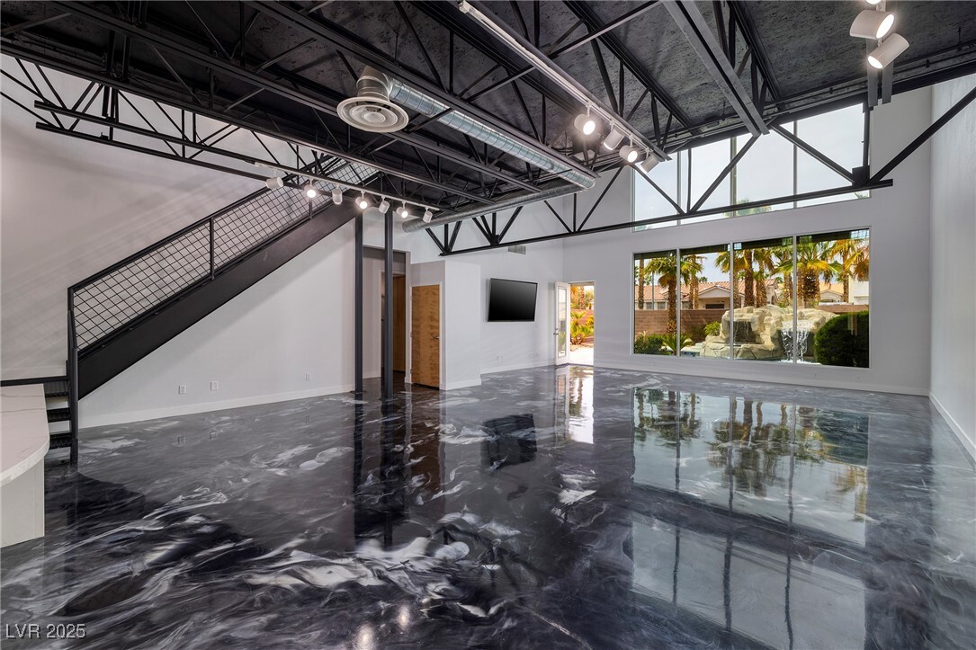 Foto principal - 5651 Deer Creek Falls Ct