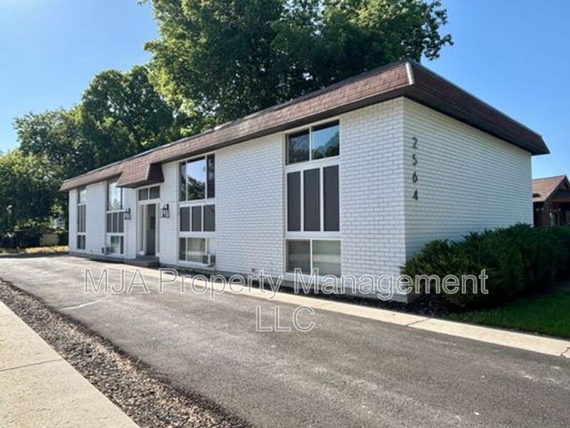 Foto principal - 2564 S 8th E
