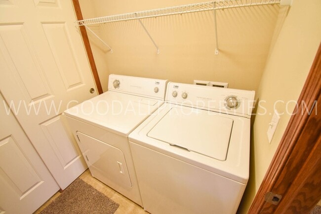 Building Photo - Great Deal 2 Bedroom 2 Bath in Johnston