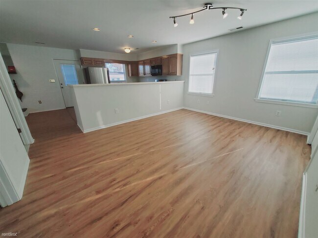 Building Photo - 3 br, 2 bath Condo - 32 Corbo Ter Apt 2