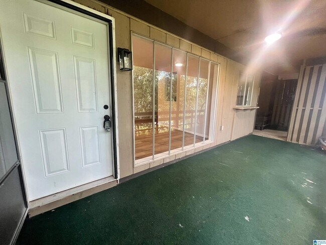 Building Photo - 3101 Lorna Rd