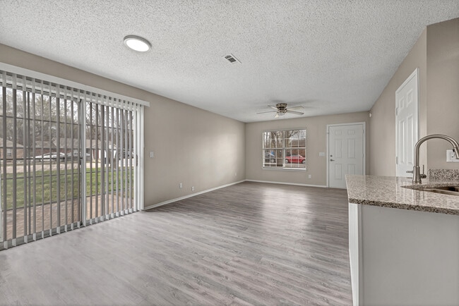 Building Photo - 4660 W Dover St