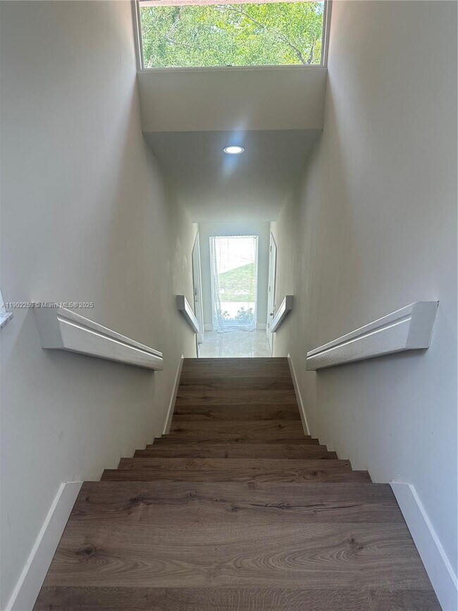 Foto del edificio - 9257 NW 9th Pl