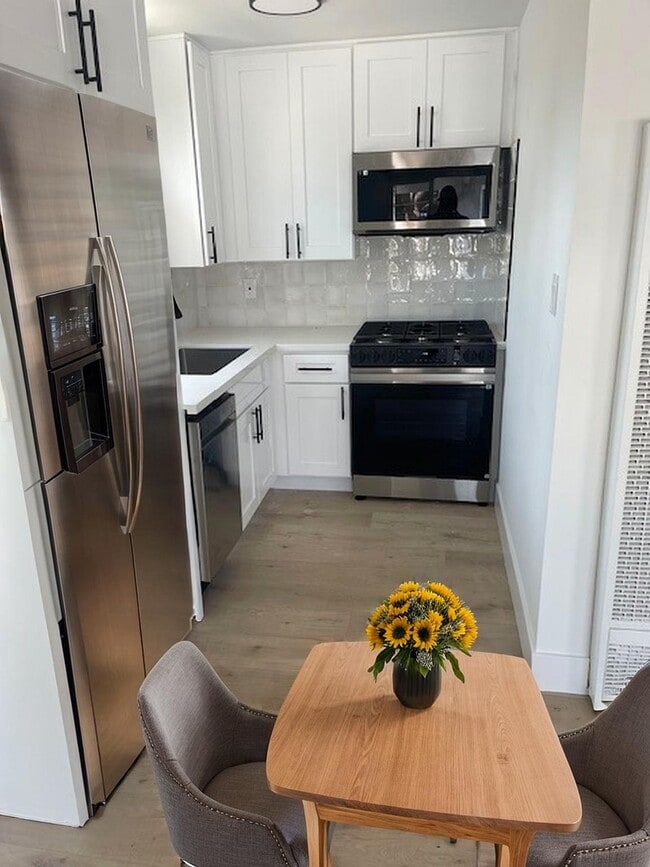 Building Photo - 18216 Kingsdale Ave