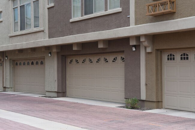 Foto del edificio - 900 S 94th St