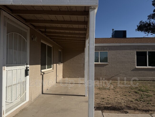 Building Photo - 2705 S Monterey Vista