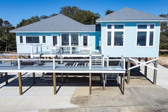 6717 Belle Fontaine Dr