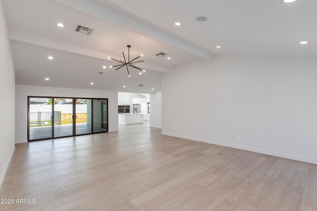 Building Photo - 4246 E Mulberry Dr