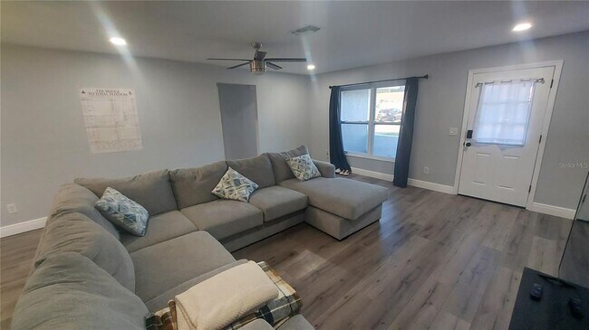 Foto del edificio - 1811 Forest Dr