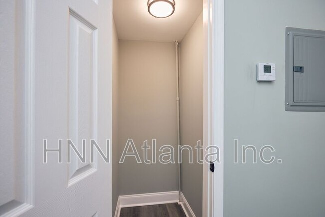 Building Photo - 435 N Highland Ave NE
