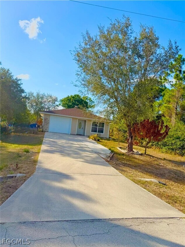 Foto del edificio - 5011 Moon Ln