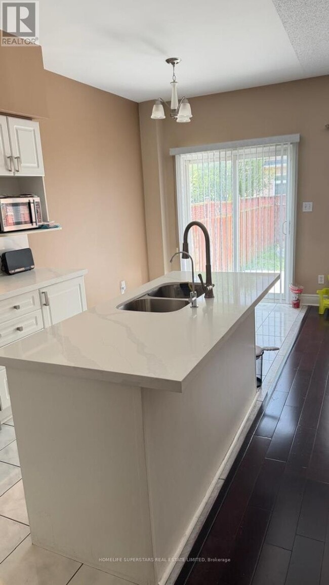 Building Photo - 3661 Bala Dr