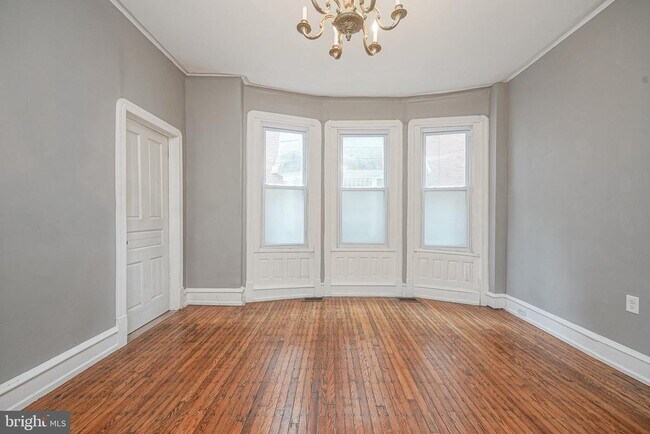 Building Photo - 1119 S 46th St