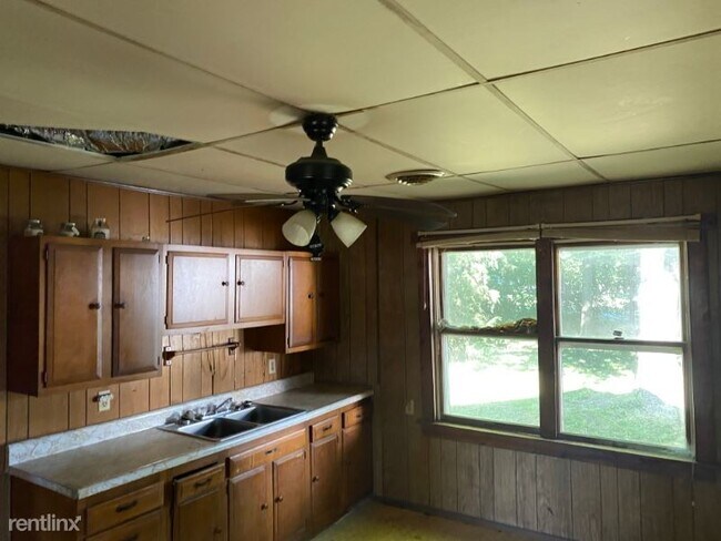 Foto del edificio - 1 br, 1 bath House - 206 S Sixth St.