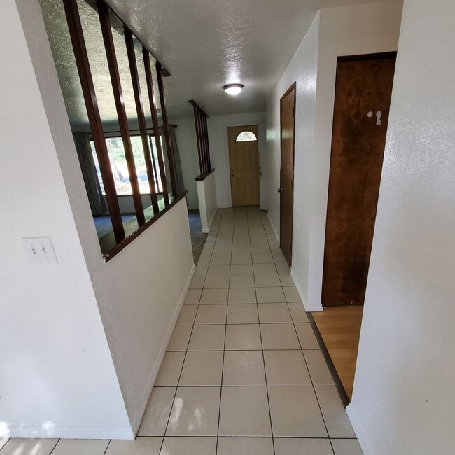 Foto del edificio - 3 Bed, 2 Bath Pet Friendly Home Close to P...