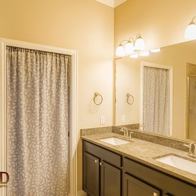 Foto del edificio - 21399 Hunter Hart Dr