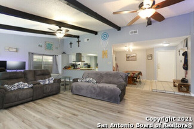 Foto del edificio - 6510 Ridge Creek Dr