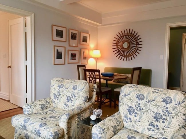 Building Photo - 242 East 72nd Street