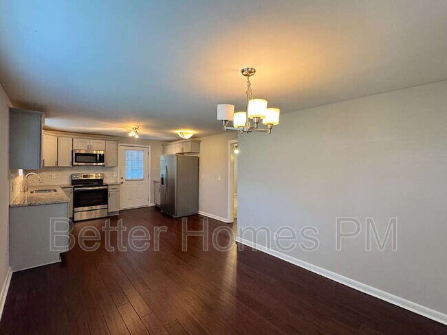 Foto del edificio - 5212 Rock Quarry Rd
