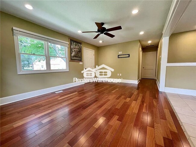 Building Photo - 5810 Francis Ave