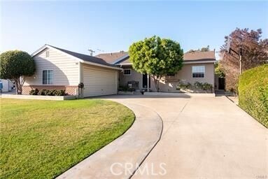 Foto principal - 9611 Blanche Ave
