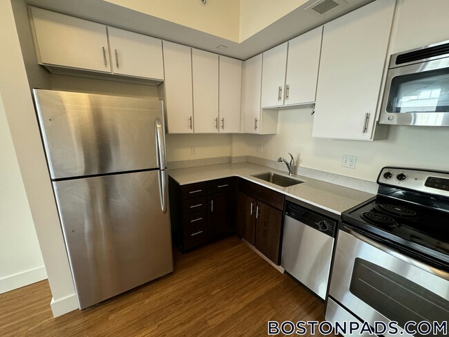 Building Photo - 8 Winter Pl