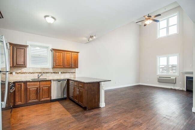 Building Photo - 221 62nd St