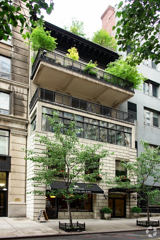 Primary Photo - 10 E 22nd St