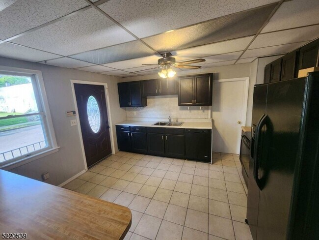 Foto del edificio - 1039 East Blvd