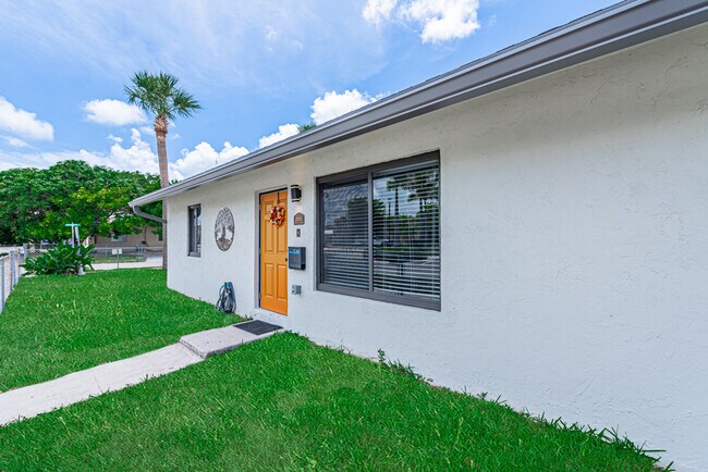 Foto del edificio - 2015 Wilkins Ave