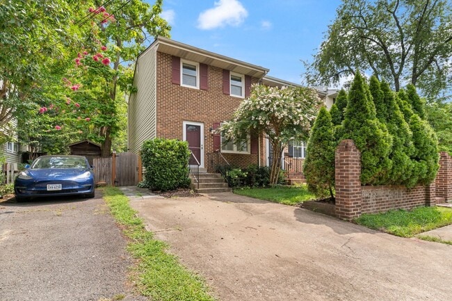 Photo - 1723 Price St House