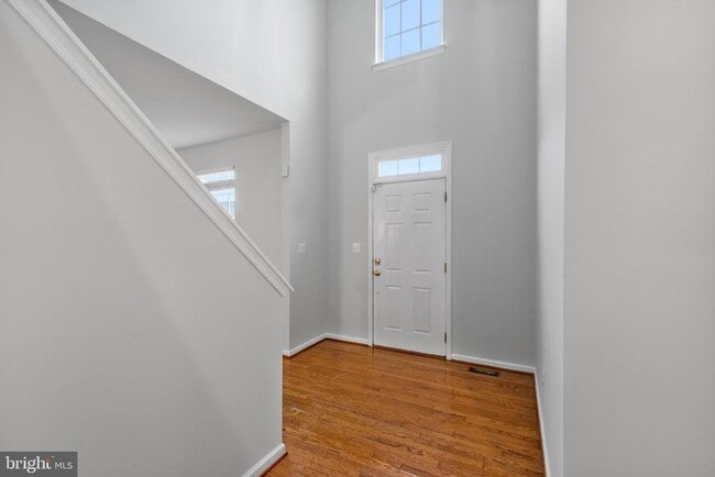 Building Photo - 21375 Lookout Dr