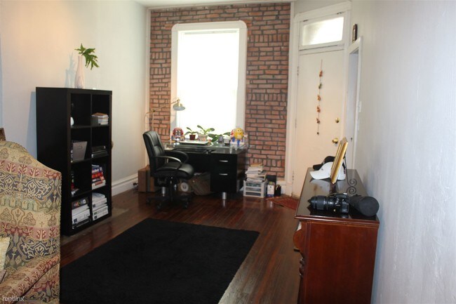 Building Photo - 2 br, 2 bath Townhome - 4384 Gibson Ave # 2
