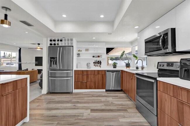Foto del edificio - 4560 NW 6th Ct