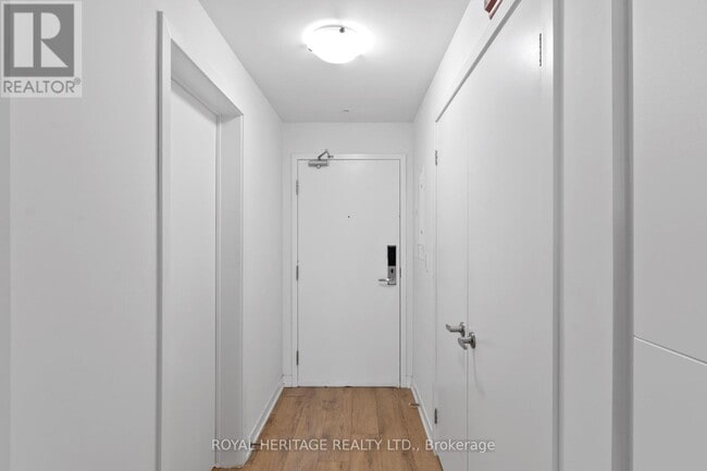 Photo du bâtiment - 1800 Simcoe St N