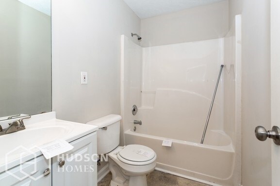 Building Photo - 9590 Sleepy Hollow Ln