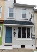 Building Photo - 536 Hayes St