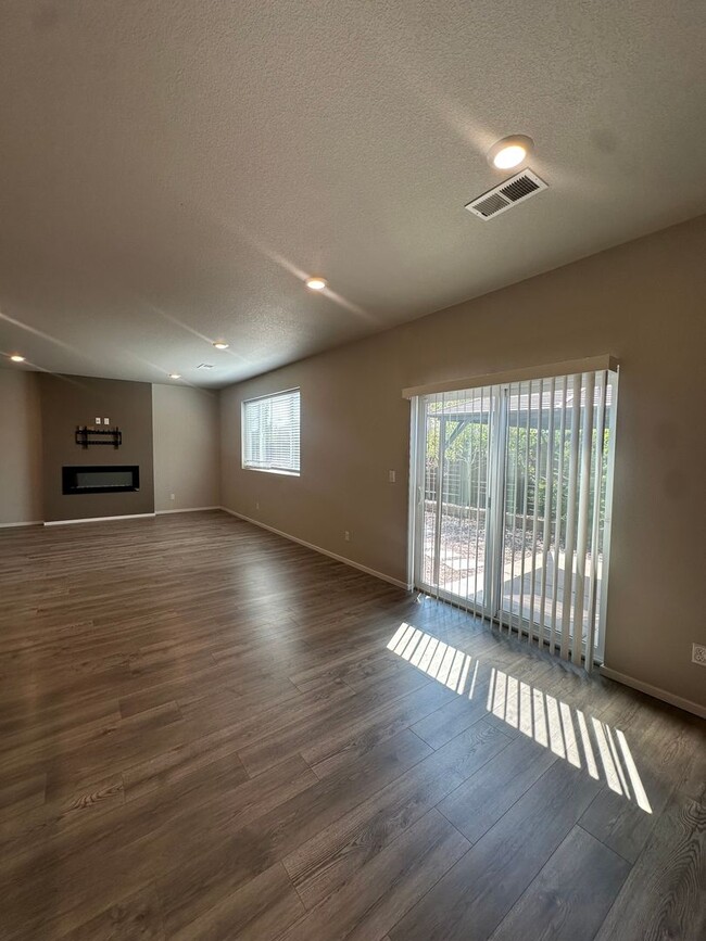 Building Photo - 20629 SE Gemstone Ave