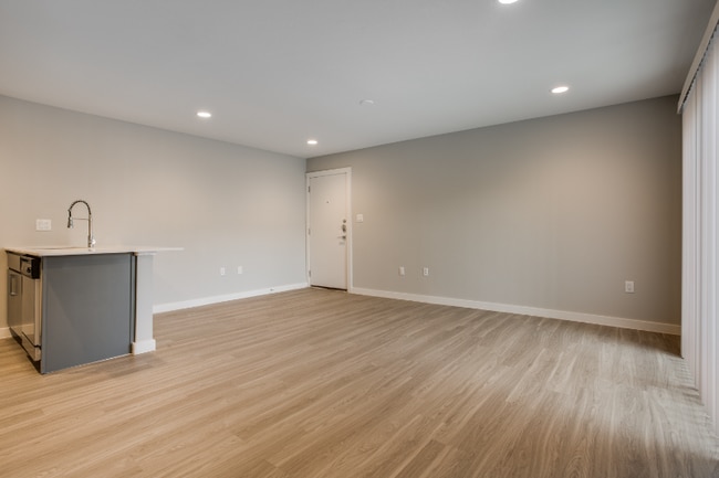 Foto del edificio - 3328 Cedarplaza Ln