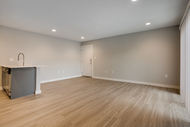 Foto del edificio - 3328 Cedarplaza Ln