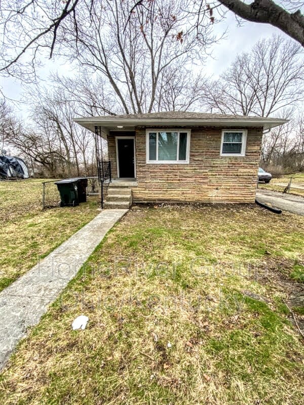 Primary Photo - 2409 Falmouth Ave