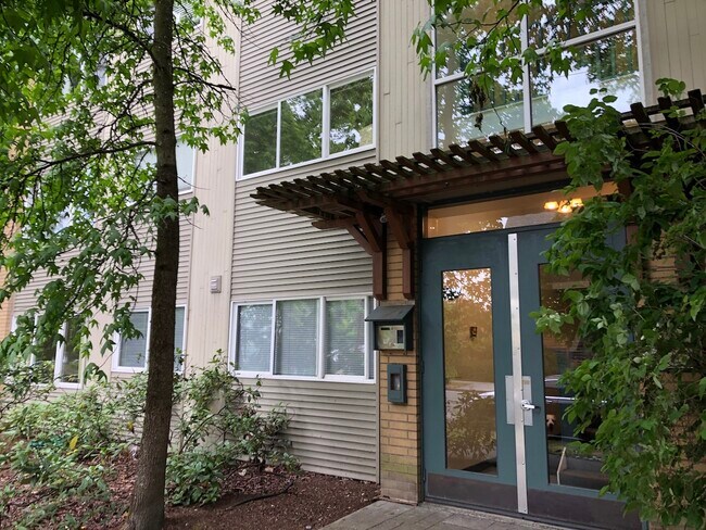 Building Photo - 2111 E John St