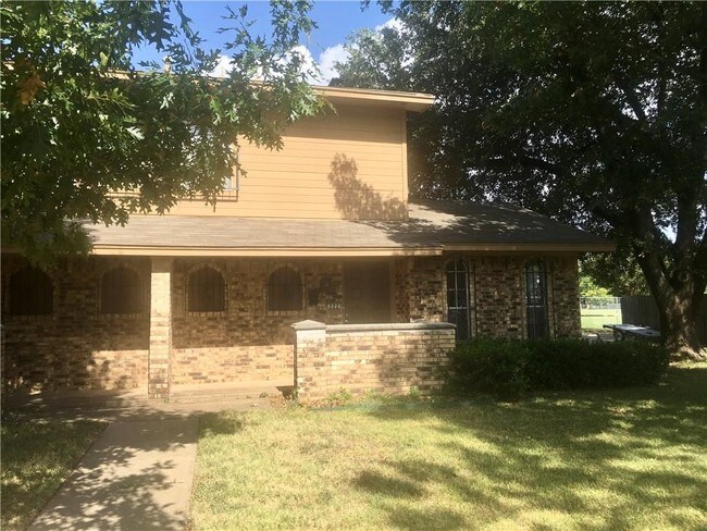 Building Photo - 222 Brownwood Ct