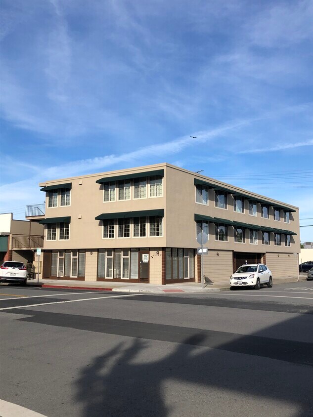 Building Photo - 1591 Laurel St
