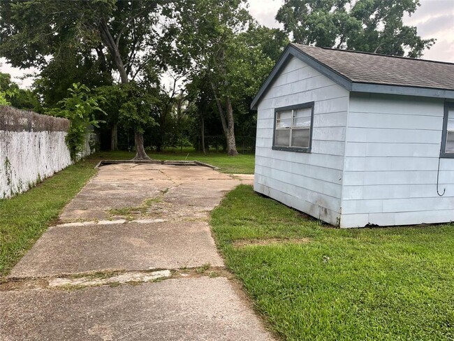 Foto del edificio - 4907 Sycamore Ave